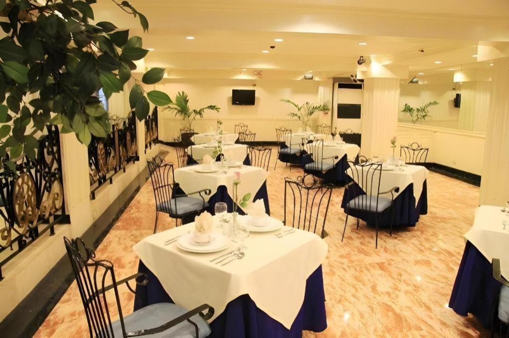 Las Palmas Hotel De Manila Exterior photo