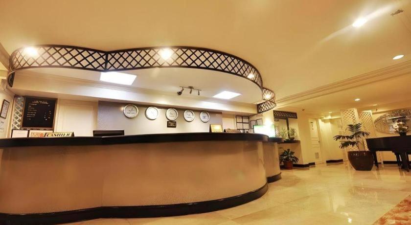 Las Palmas Hotel De Manila Exterior photo